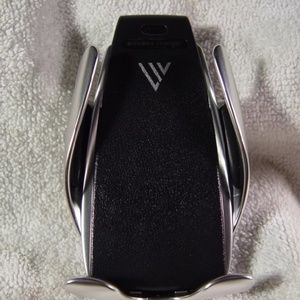 LIV WIRELESS SMART SENSOR WIRELESS CAR CHARGER - new open box